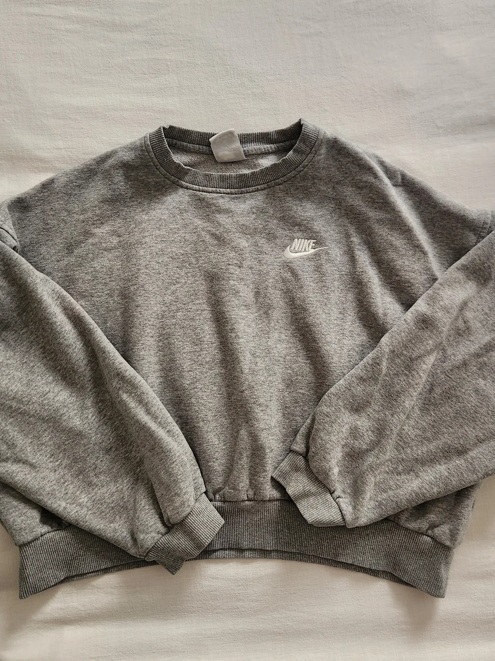Girls NIKE Heather Gray CROPPED Crewneck Sweatshirt